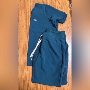 Women’s FIGS Scrubs- Large